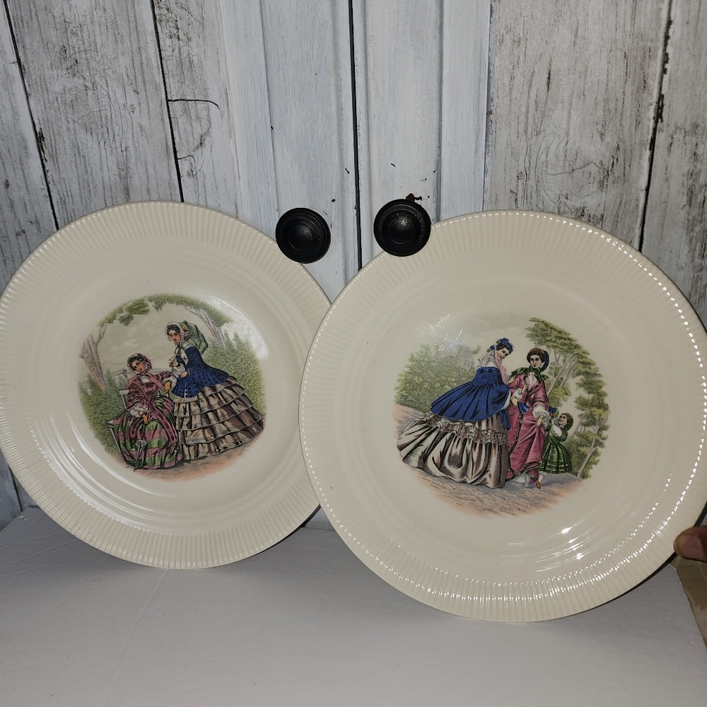 Set of Dinner plates